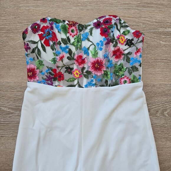 Remarkable Energy White Floral Embroidered Strapless Jumpsuit M New With Tags - Picture 6 of 17